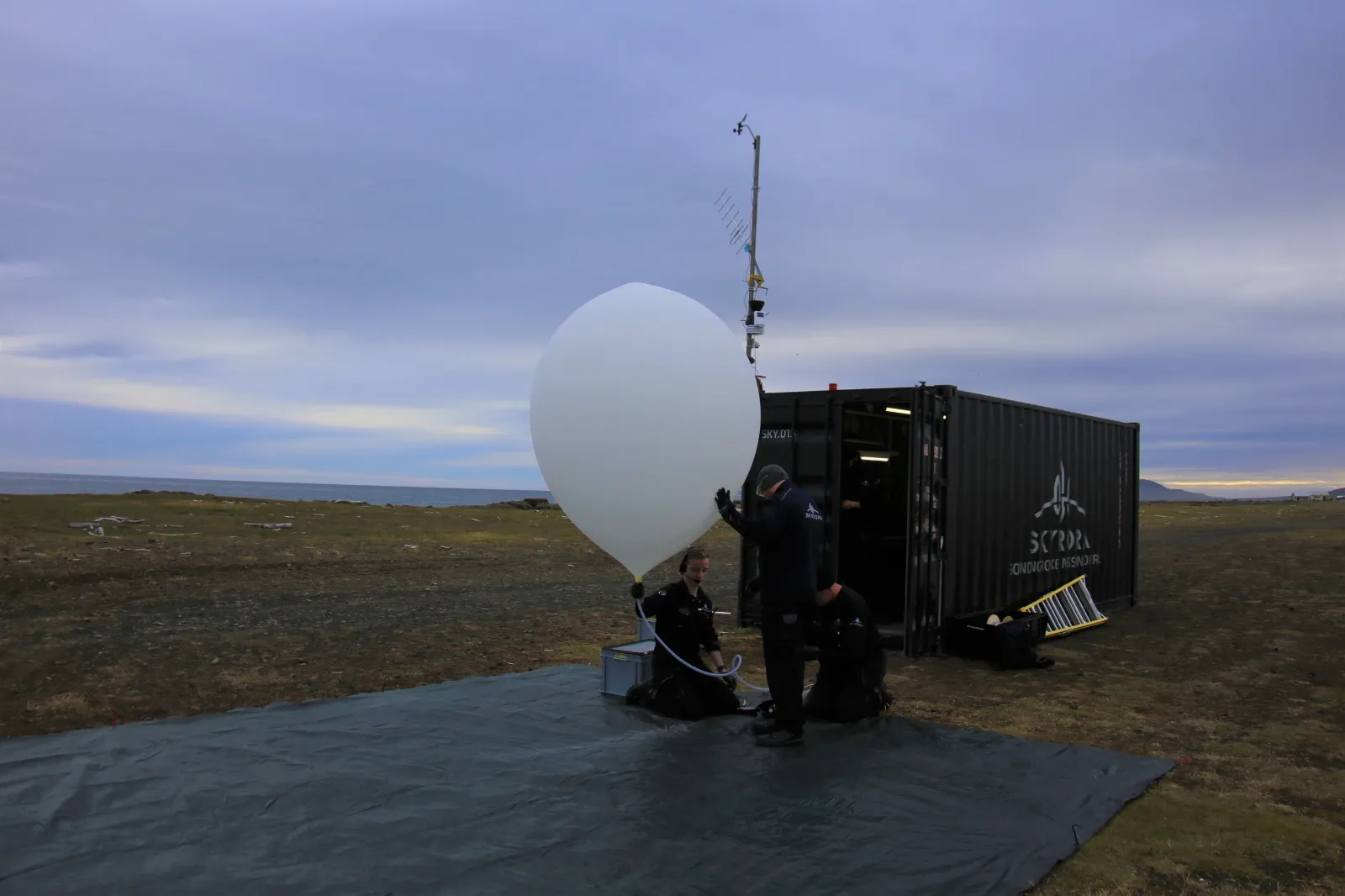 Balloon in a Bottle: Weather Balloon Masterclass